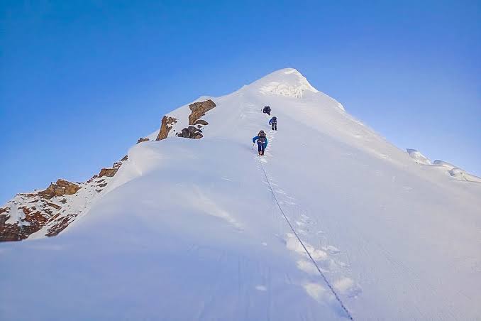 Naya Khang Peak Climbing(5,844m/19,173ft)-17 Days
